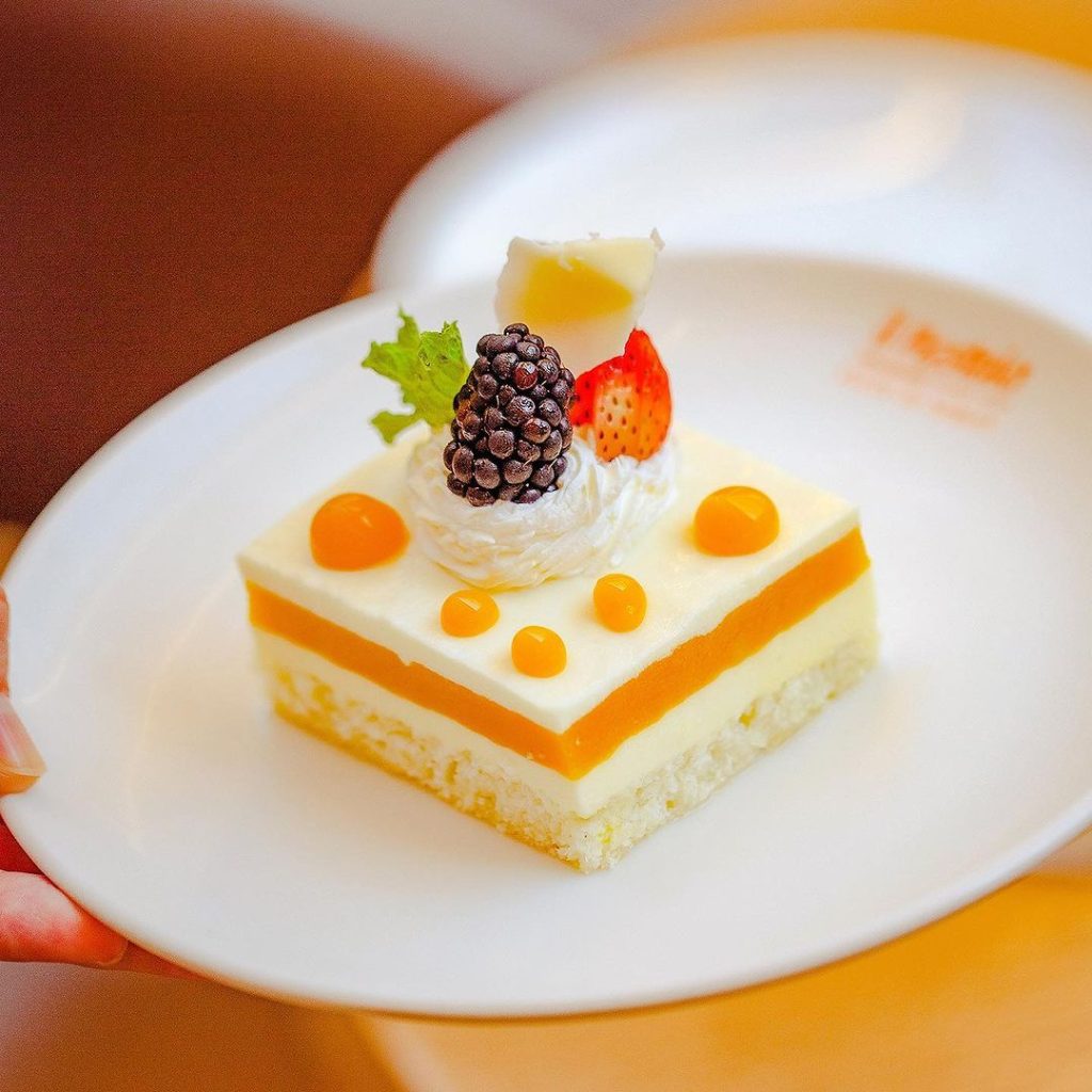 Italian Desserts at il Pastaio – A Sweet Journey Through Tiramisu, Panna Cotta, and More!